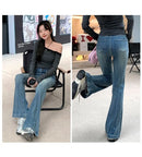 Calça Jeans Feminina Azul Retrô Americana Plus Size com Cintura Alta, Efeito Modelador, Perna Larga e Barra Evasê, Nova Coleç...