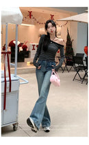Calça Jeans Feminina Azul Retrô Americana Plus Size com Cintura Alta, Efeito Modelador, Perna Larga e Barra Evasê, Nova Coleç...