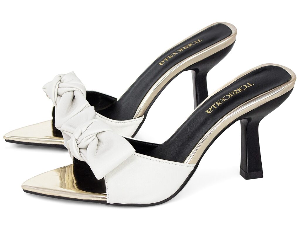 Sandália feminina mule Off White laço salto fino 9cm