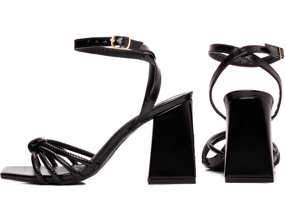 Sandália Feminina Preta Salto Grosso 9cm Elegante