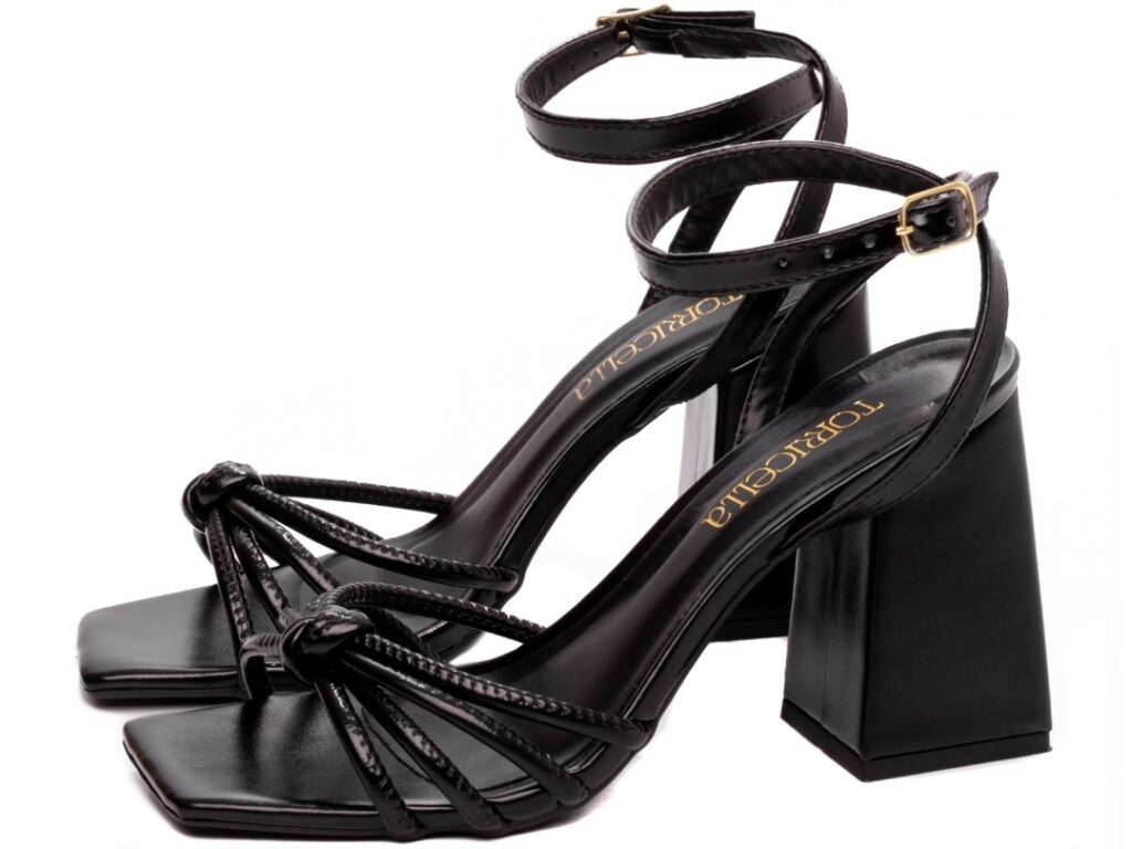 Sandália Feminina Preta Salto Grosso 9cm Elegante