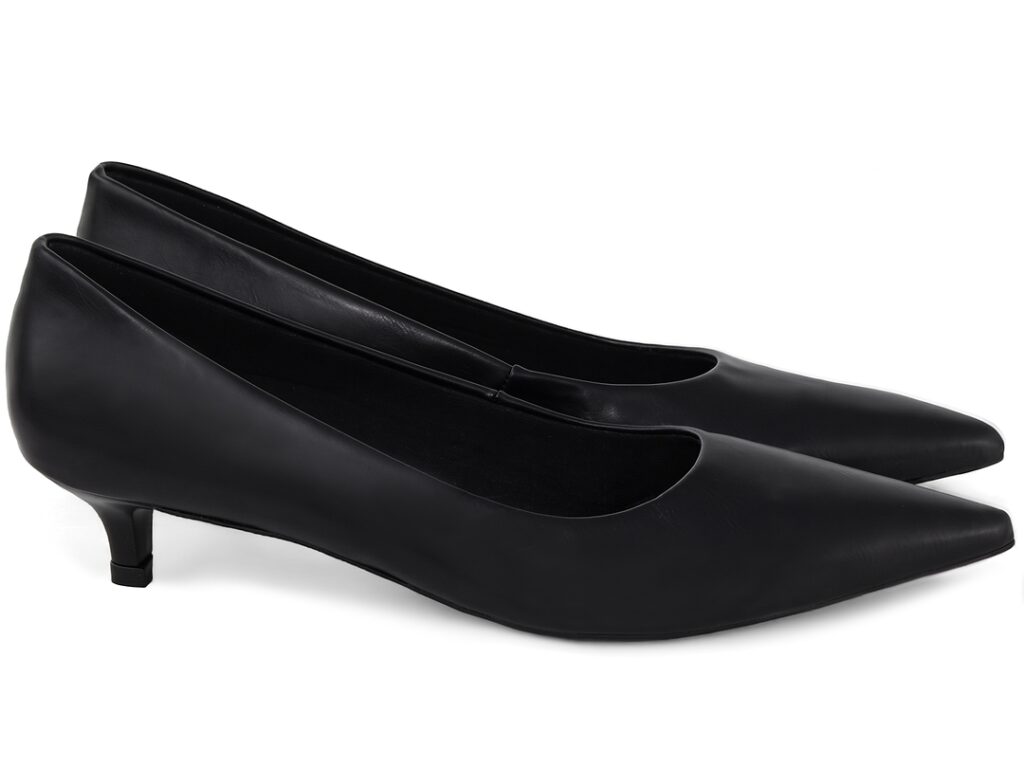 Scarpin Feminino Clássico Preto Salto Baixo 4cm Bico Fino