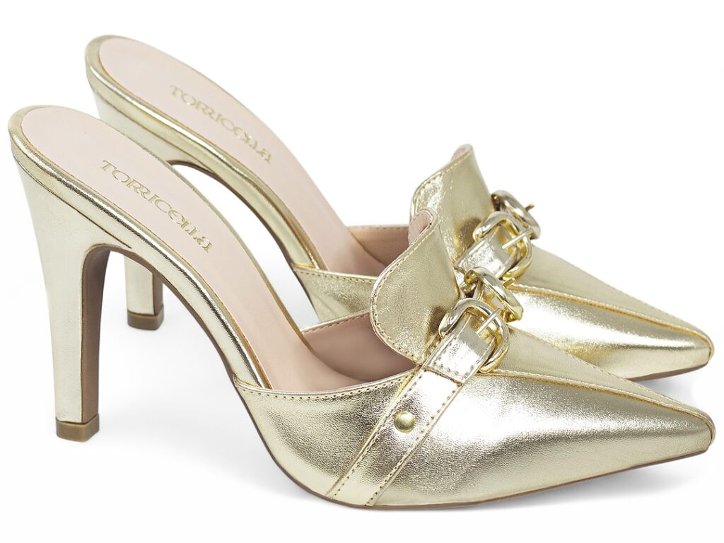 Scarpin Mule Feminino Dourado Metalizado Salto Fino 9cm